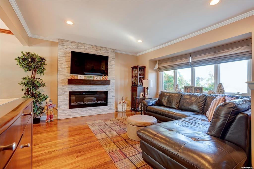 20 Gates Ave - Photo 3 of 35