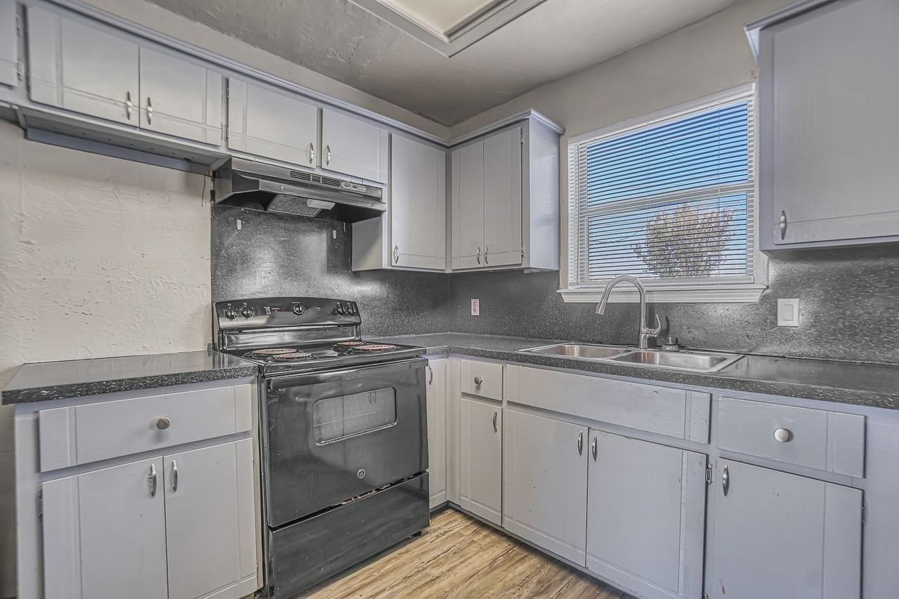 4028 Nw Ozmun Ave Apt A #4028A - Photo 5 of 23