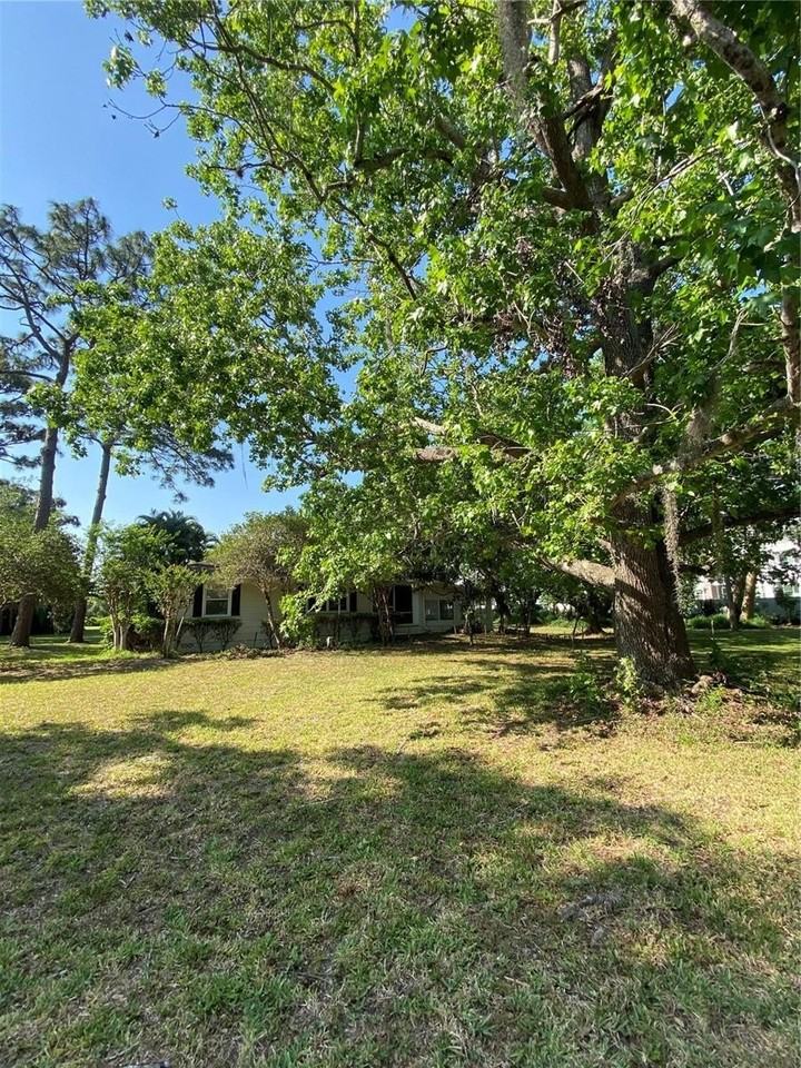 5500 Lake Lizzie Dr - Photo 3 of 26