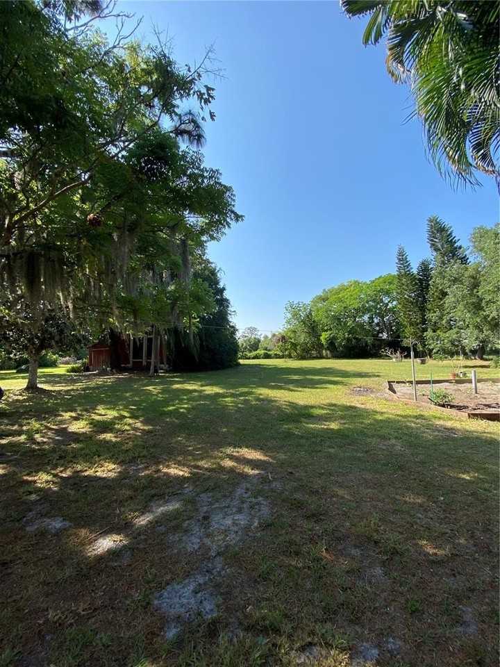 5500 Lake Lizzie Dr - Photo 5 of 26