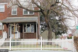 featured image of 213 W Riverview Rd