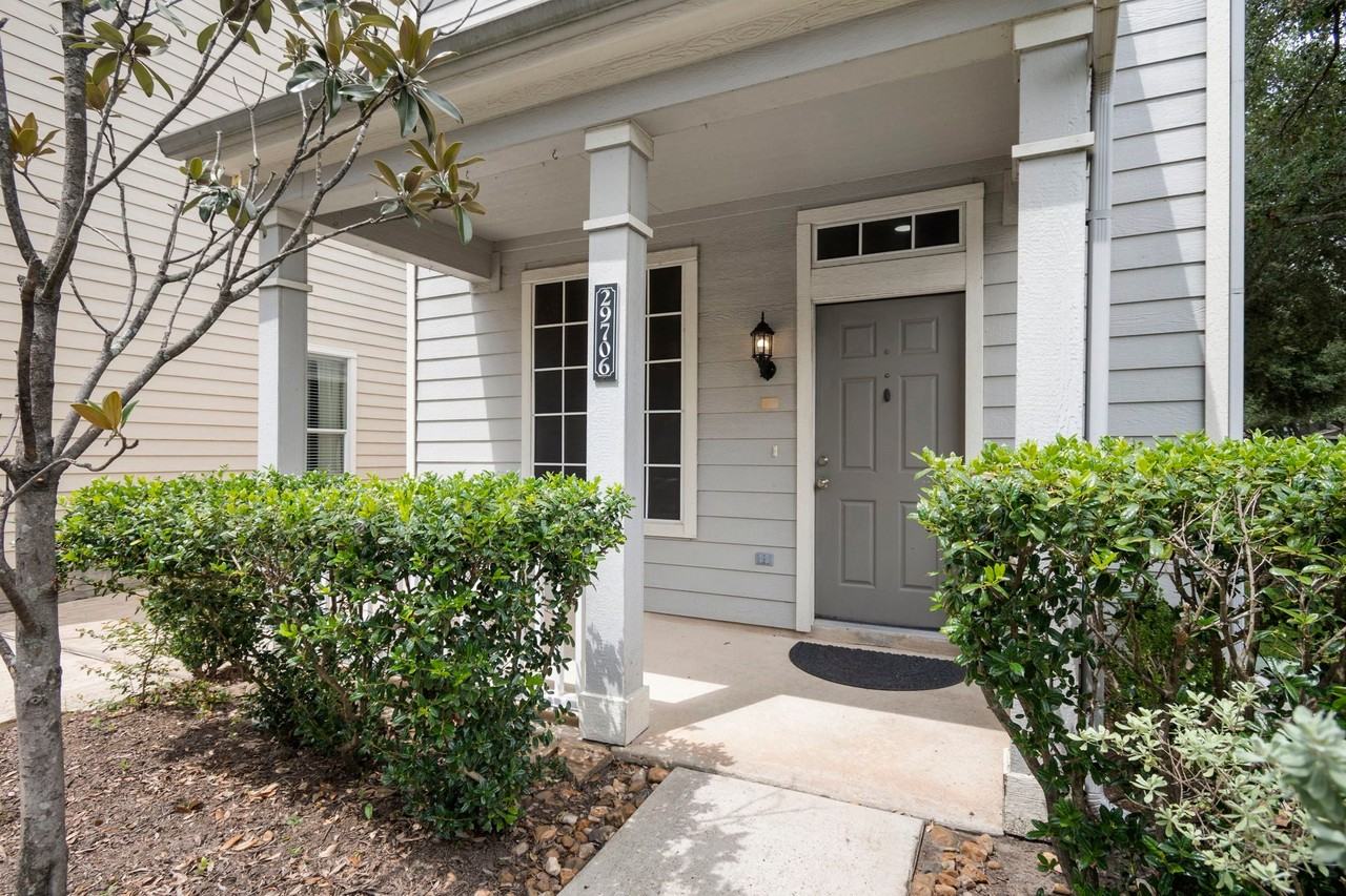 29706 Parliament Hills Dr - Photo 5 of 40