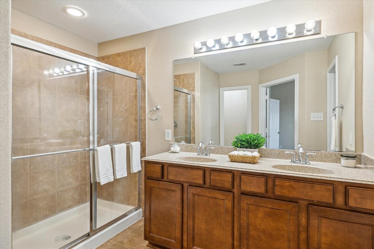 9015 Springcroft Ct - Photo 7 of 12