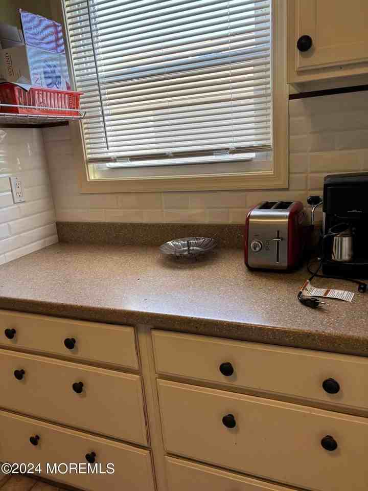 5 Brisbane Ct - Photo 4 of 23