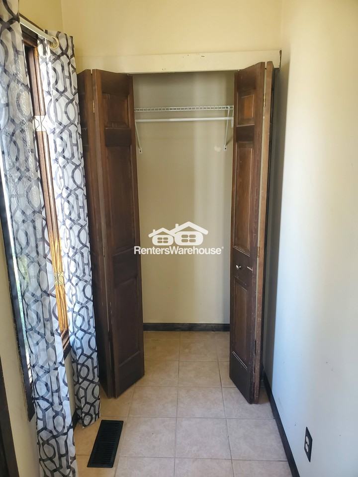 4311 Humboldt Ave N - Photo 2 of 18