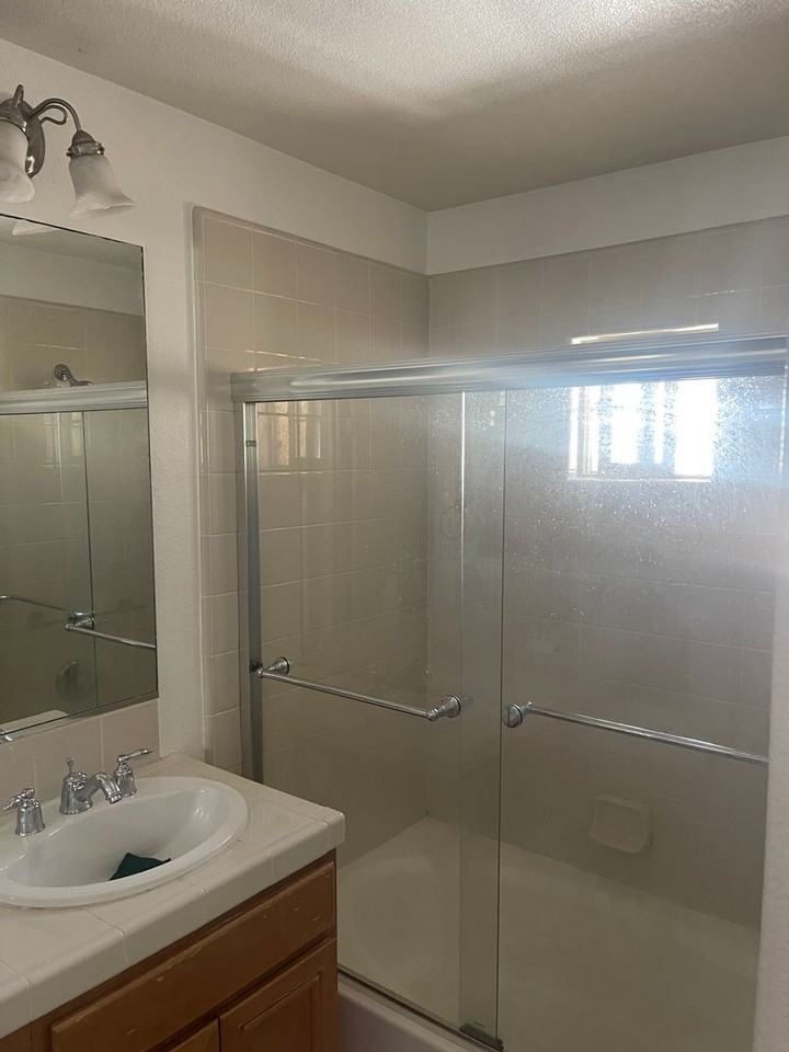 2207 Huntington Point Rd #14 - Photo 5 of 47