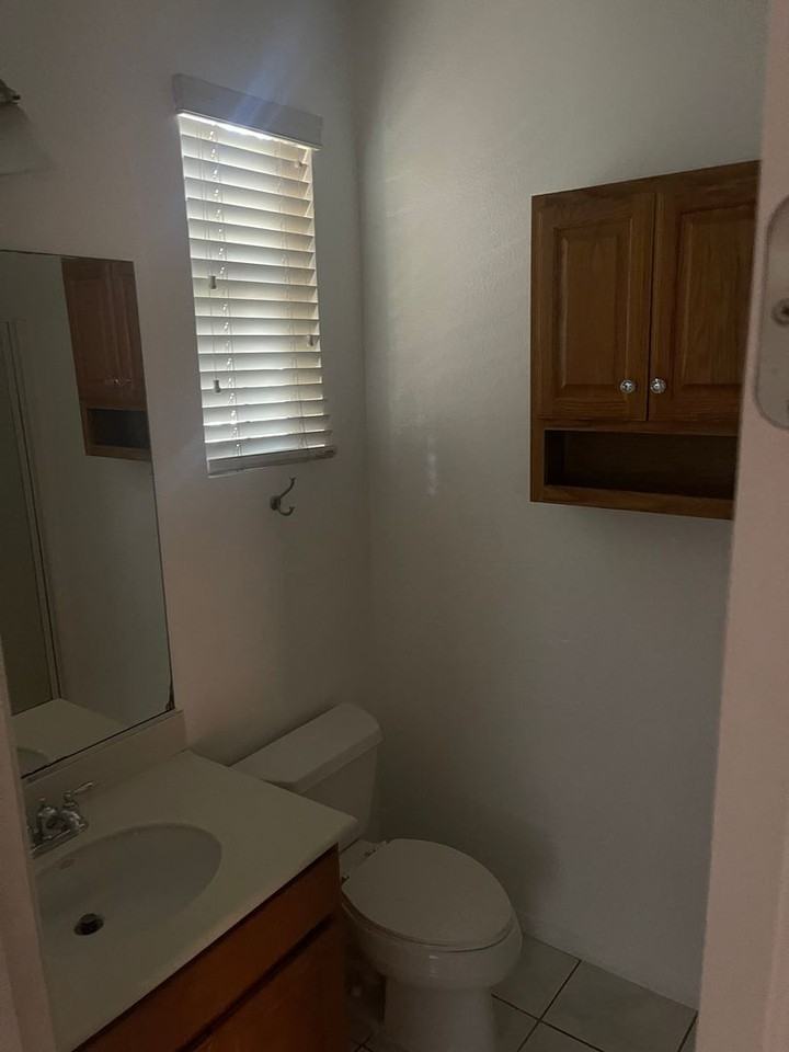 2207 Huntington Point Rd #14 - Photo 7 of 47