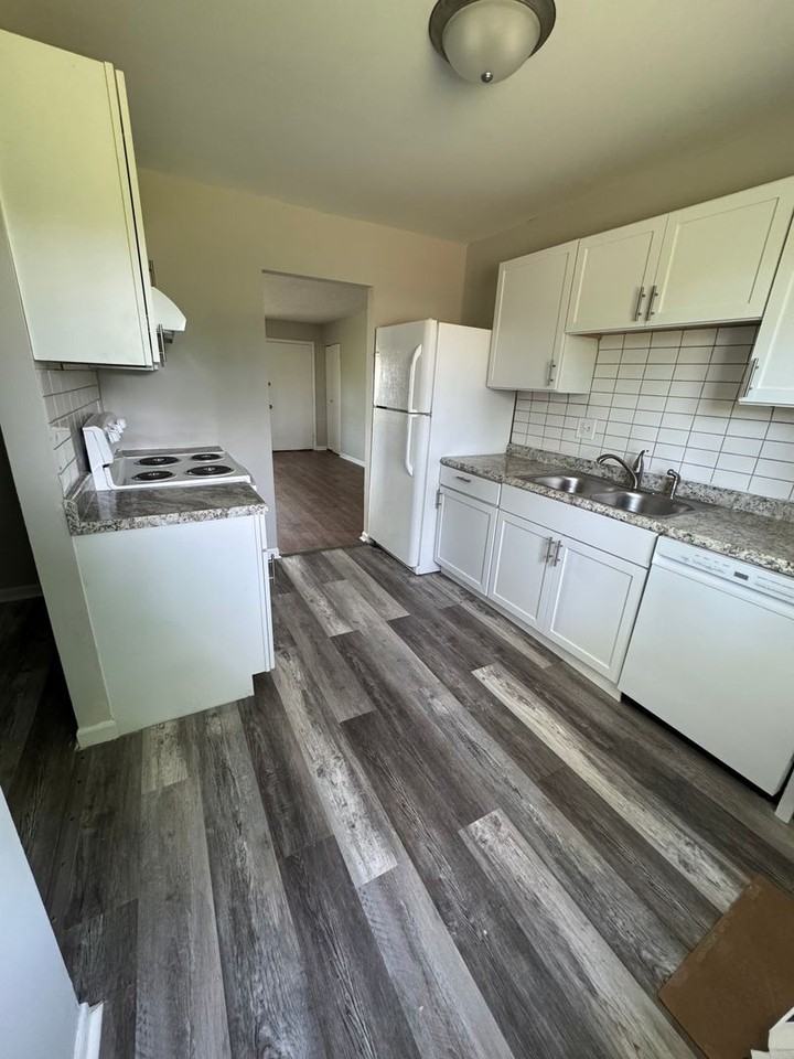 115 Grant Cir - Photo 3 of 8