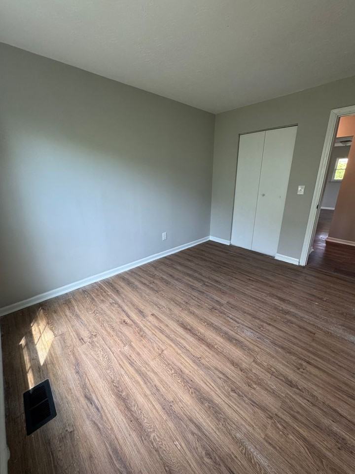 115 Grant Cir - Photo 6 of 8