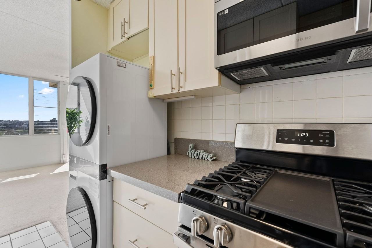 1624 Dole St #704 - Photo 4 of 11