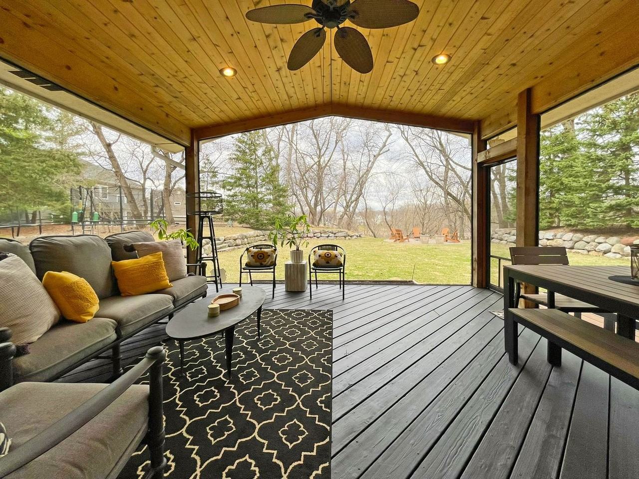 6560 Shadow Ln - Photo 2 of 50