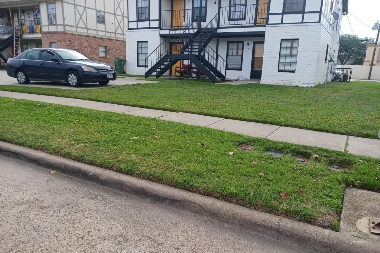 209 Roberts Cir Apt C - Photo 2 of 23