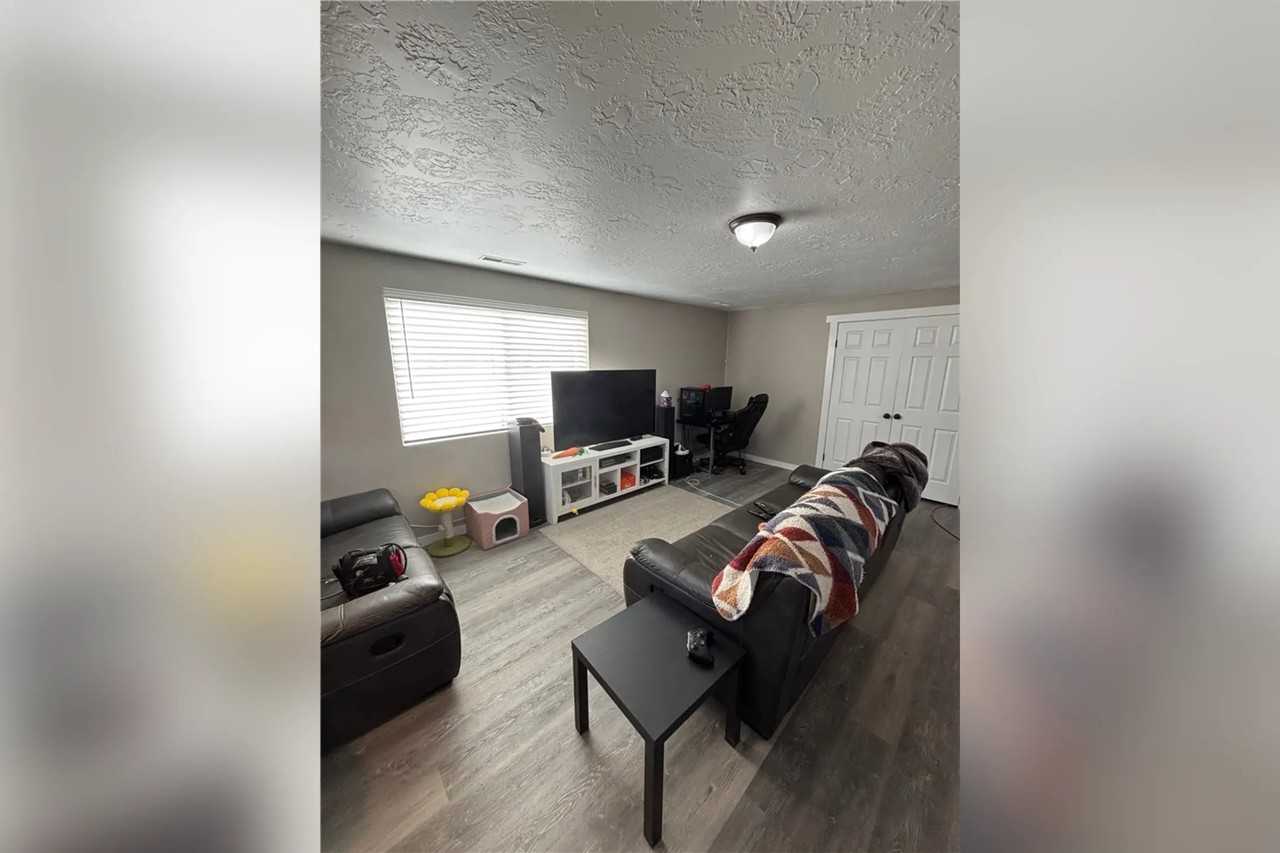 5386 S 1950 W - Photo 2 of 7