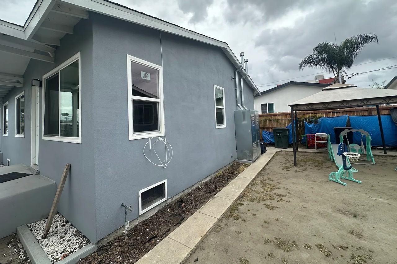 1134 Nadeau St - Photo 2 of 16