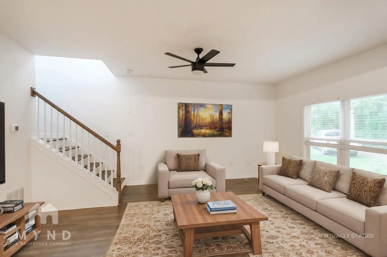 1070 4th St Nw - Photo 2 of 26