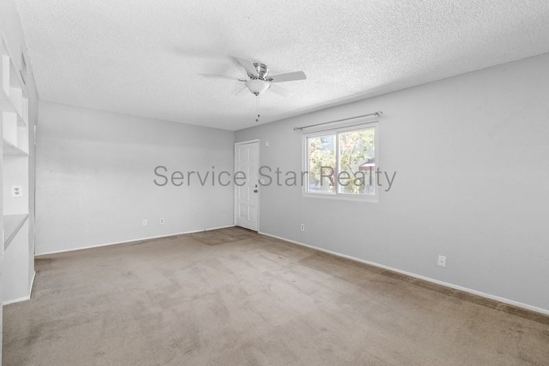 10215 N 8th Pl - Photo 3 of 19