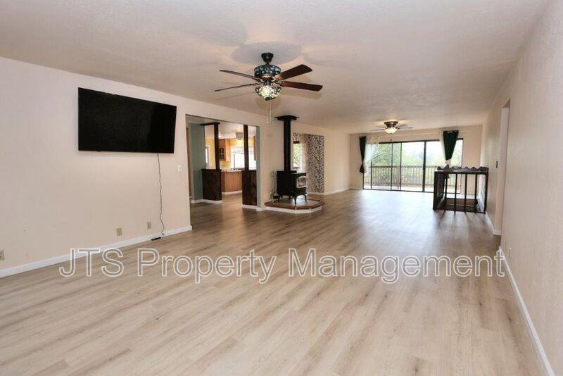 2812 Centennial Ct - Photo 7 of 50