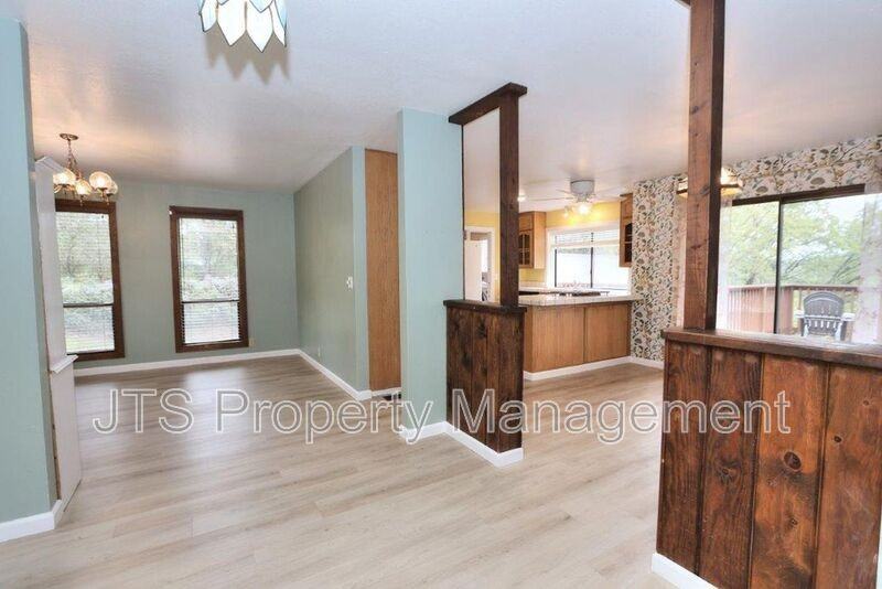 2812 Centennial Ct - Photo 6 of 50