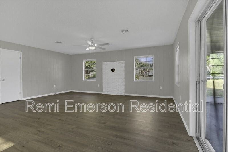 14025 Se 54th Ct - Photo 5 of 32