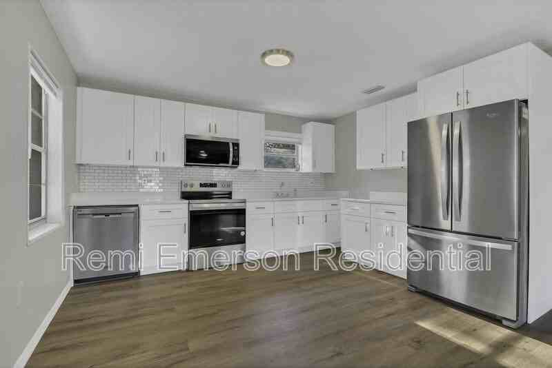 14025 Se 54th Ct - Photo 7 of 32