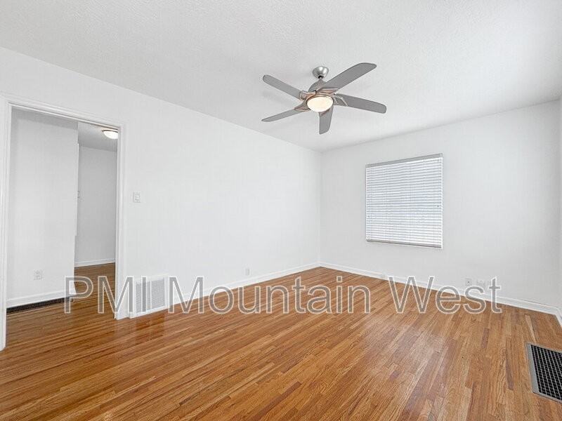 3324 Southeast - Photo 4 of 29