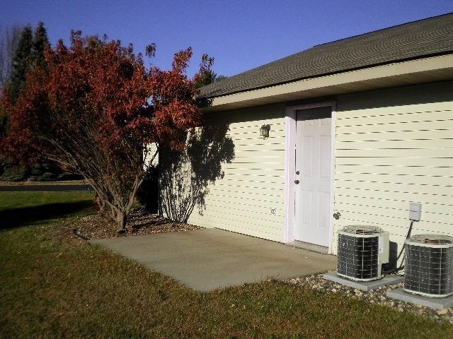 594 W 8Th St - Photo 4 of 4