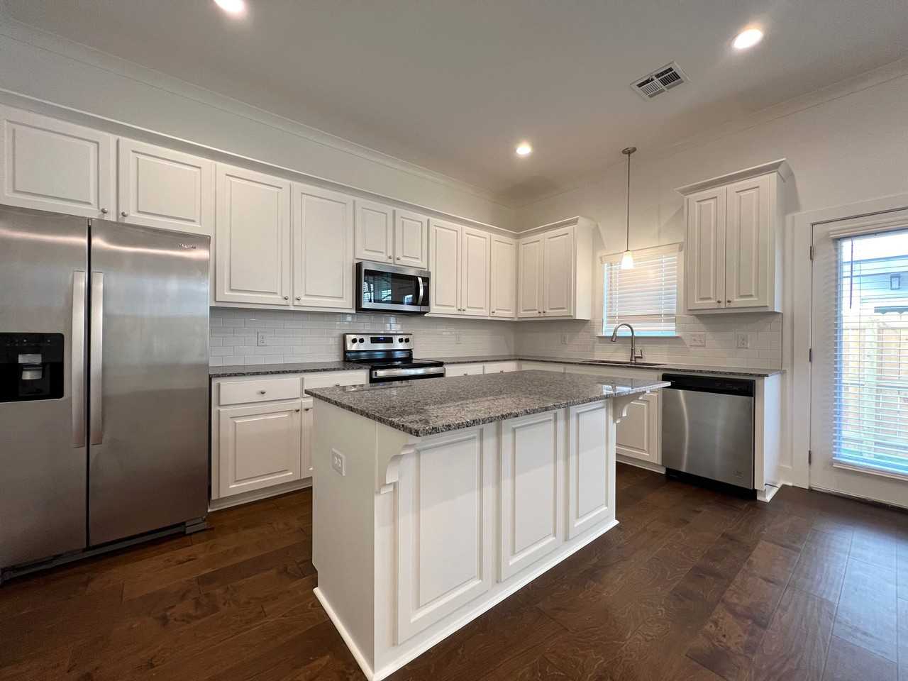 1109 Briar Gate Dr - Photo 5 of 14