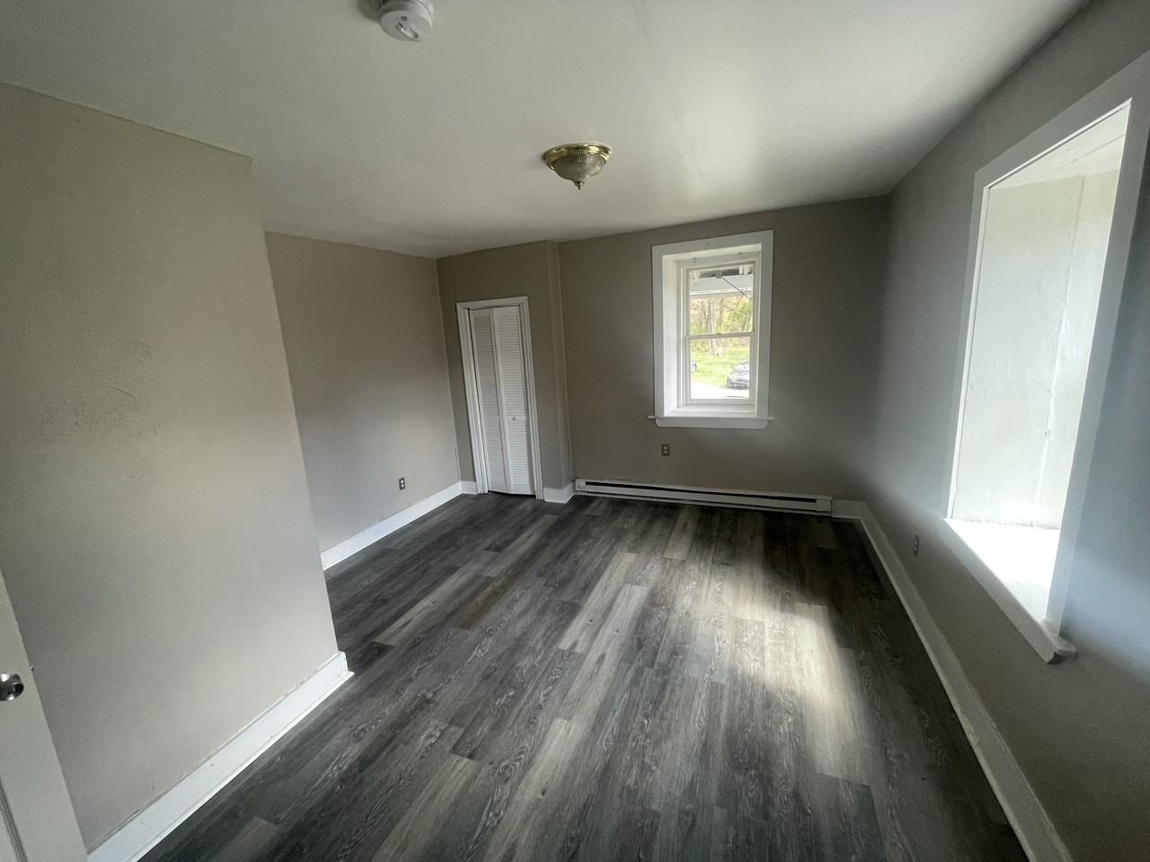 755 W Lincoln Hwy - Photo 2 of 7