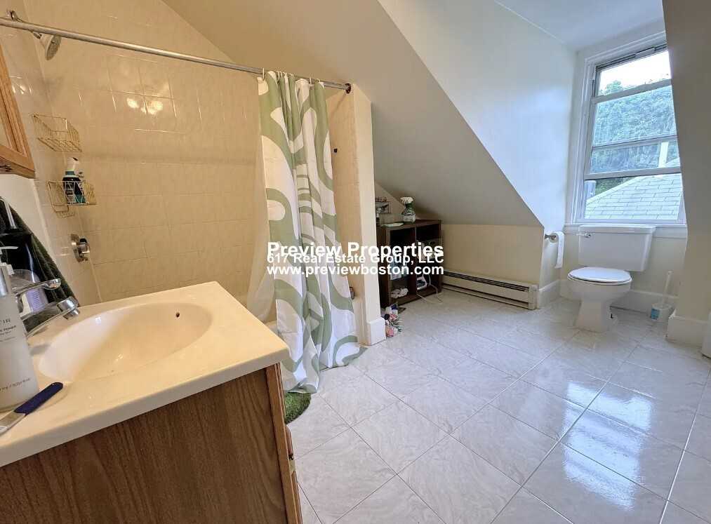 Freeman St #2P - Photo 2 of 11