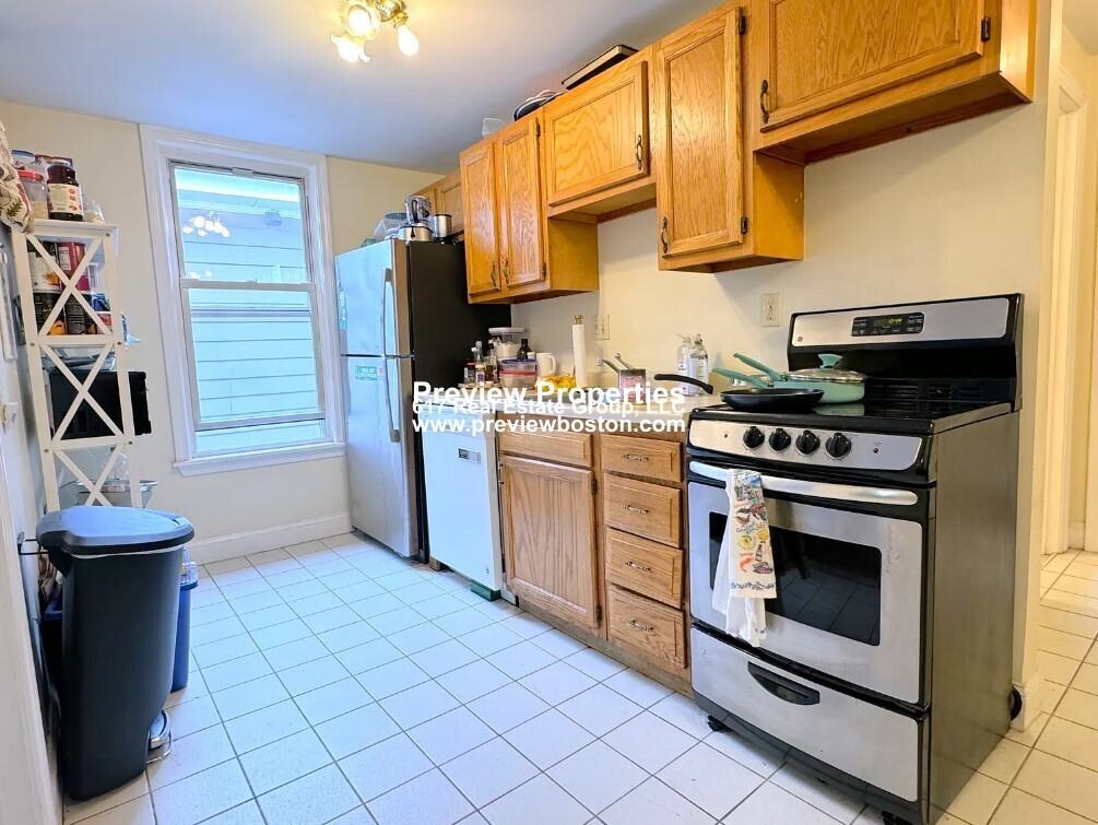 Freeman St #2P - Photo 6 of 11