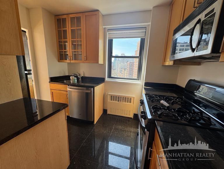 145 4th Ave #11A - Photo 6 of 15