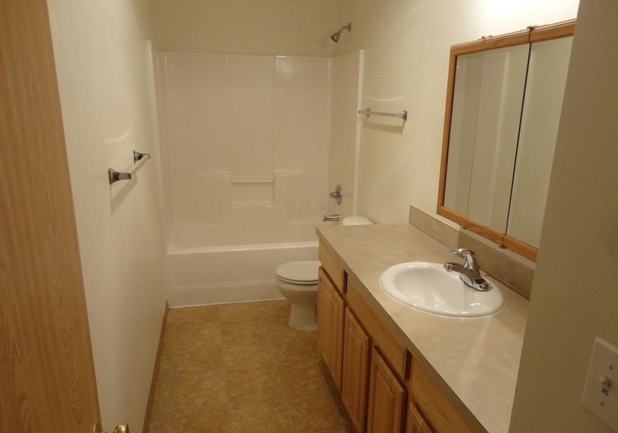 Broadway Apartments - Photo 6 of 50