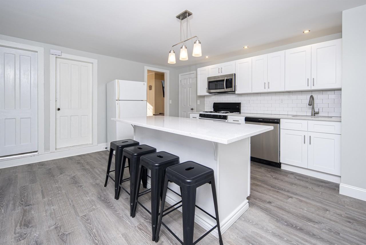 88 14th Street - Photo 5 of 44