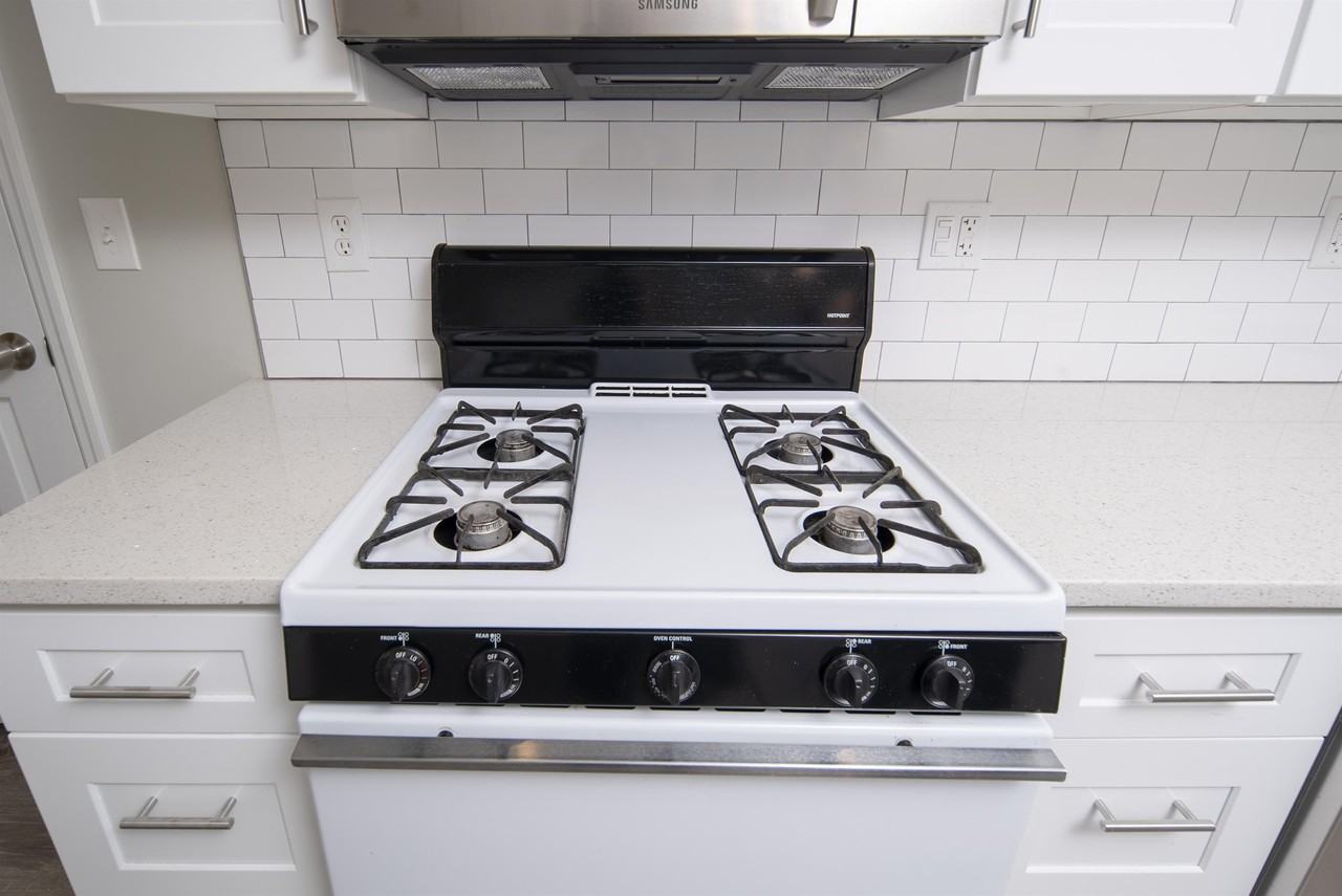 88 14th Street - Photo 6 of 44