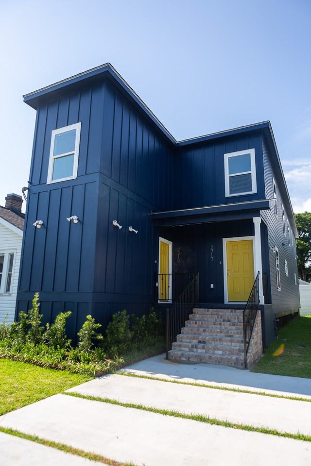 2717 Clover Street - Photo 2 of 10