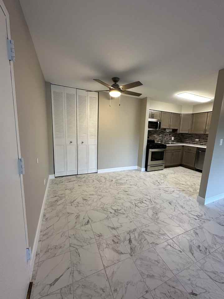 975 Westmoreland Drive - Photo 2 of 8