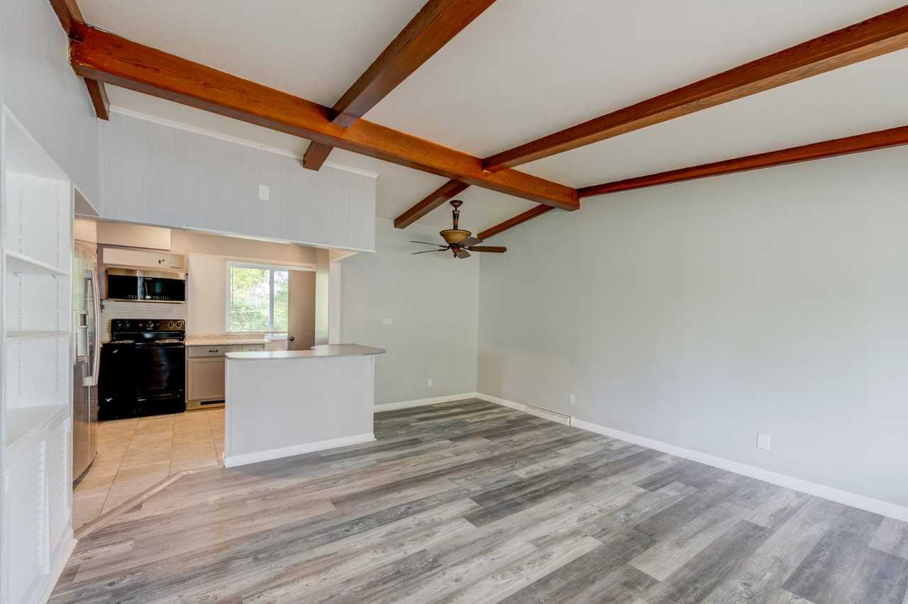 9807 Omega Dr - Photo 3 of 20