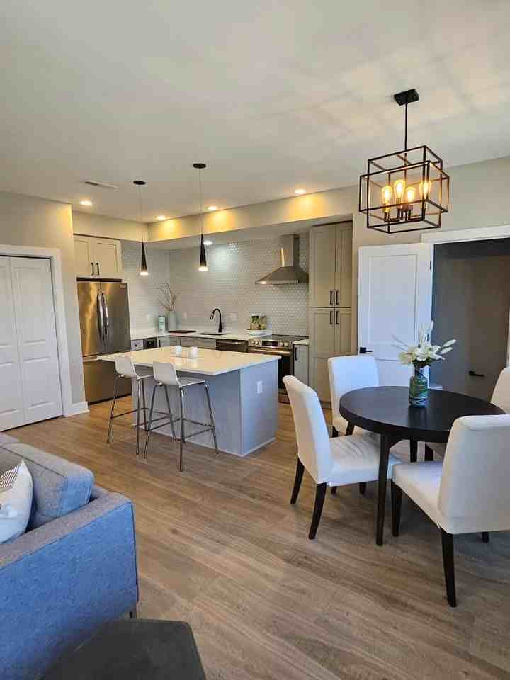 1014 E Long St - Photo 3 of 20