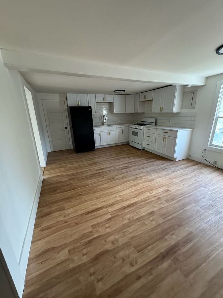 586 Route 23 LLC - Photo 3 of 6