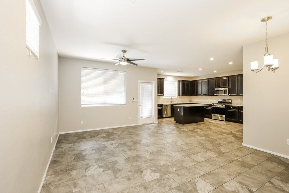 8112 Satin Carnation Ln - Photo 6 of 17