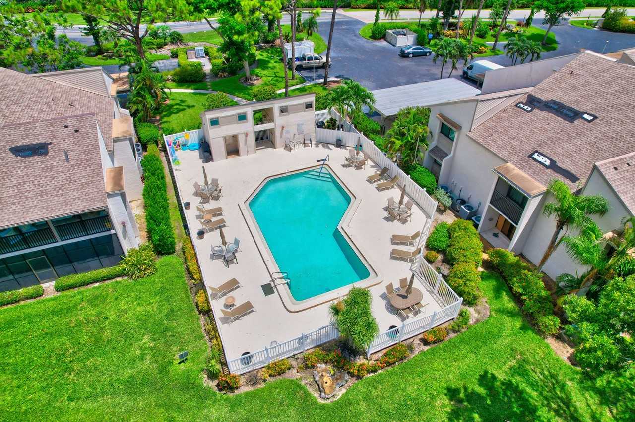 16436 Timberlakes Dr #1049711P - Photo 6 of 48