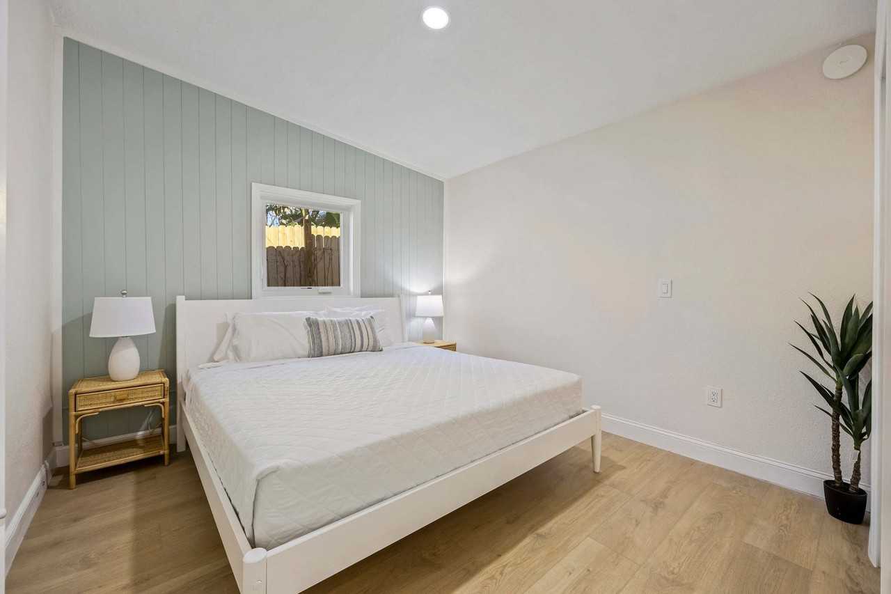 637 South Orlando Avenue - Photo 2 of 37