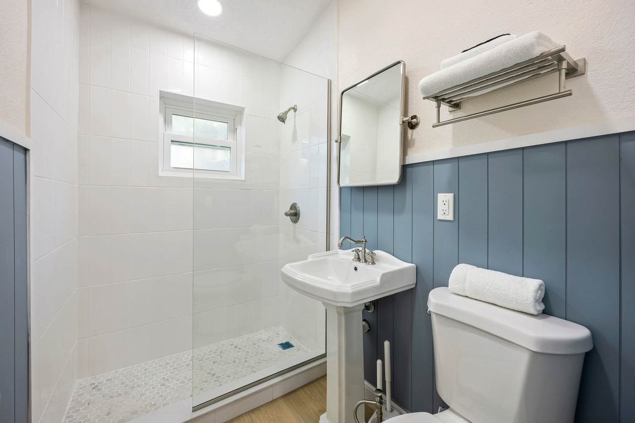 637 South Orlando Avenue - Photo 3 of 37