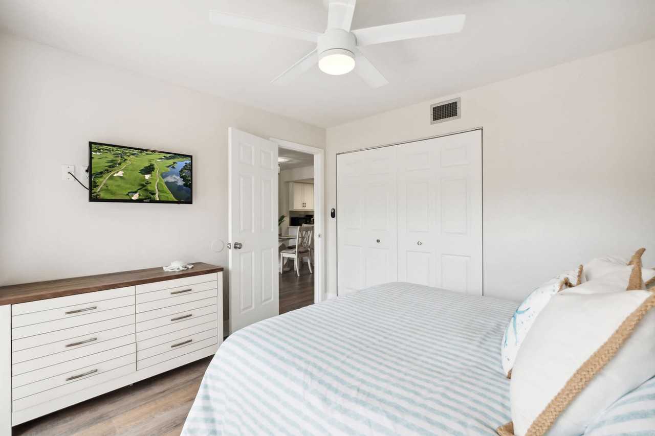 600 Neapolitan Way #1073539P - Photo 3 of 25