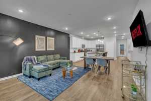 featured image of 2804 Saltaire Ave