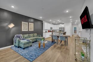 2804 Saltaire Ave - Photo 1 of 1