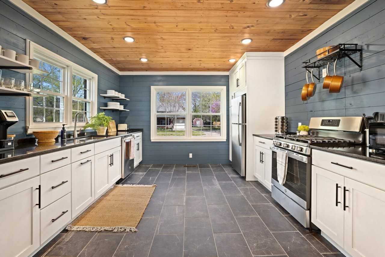 337 Nw A St #1221794P - Photo 3 of 24