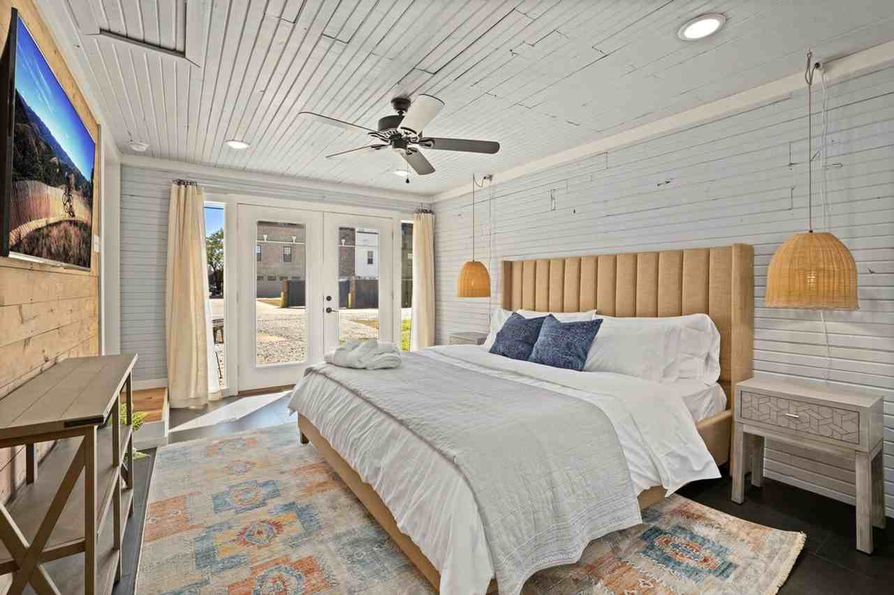 337 Nw A St #1221794P - Photo 4 of 24