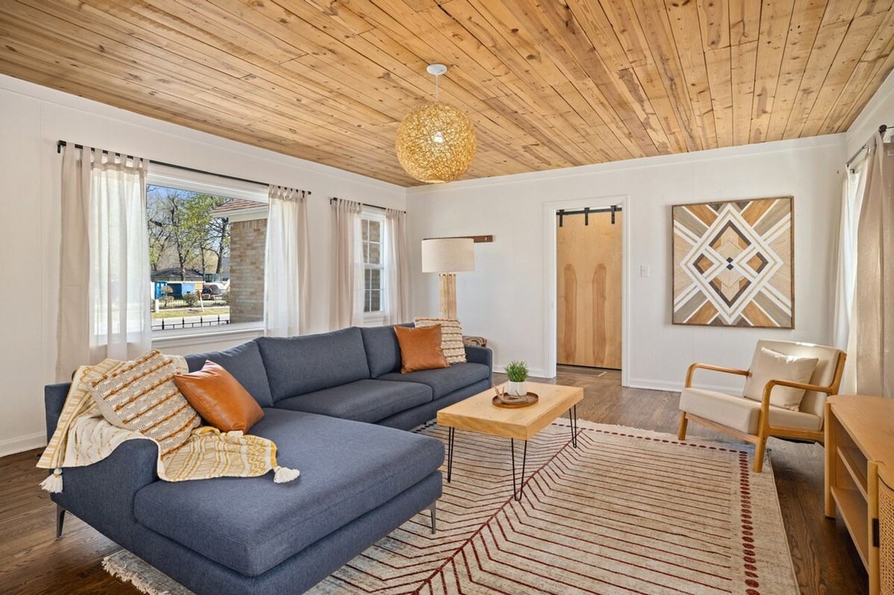 337 Nw A St #1221794P - Photo 2 of 24