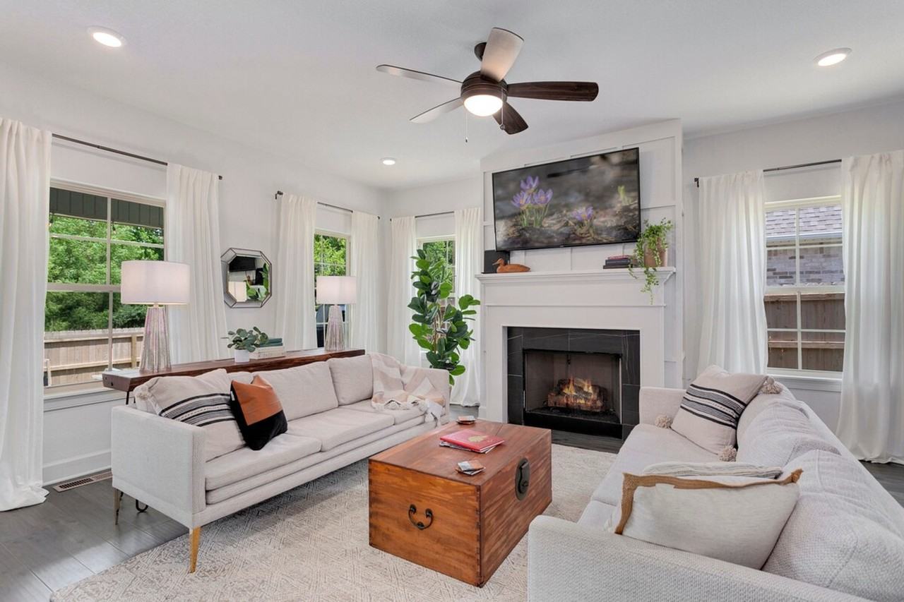 262 N Solitude Bnd #1221800P - Photo 2 of 28